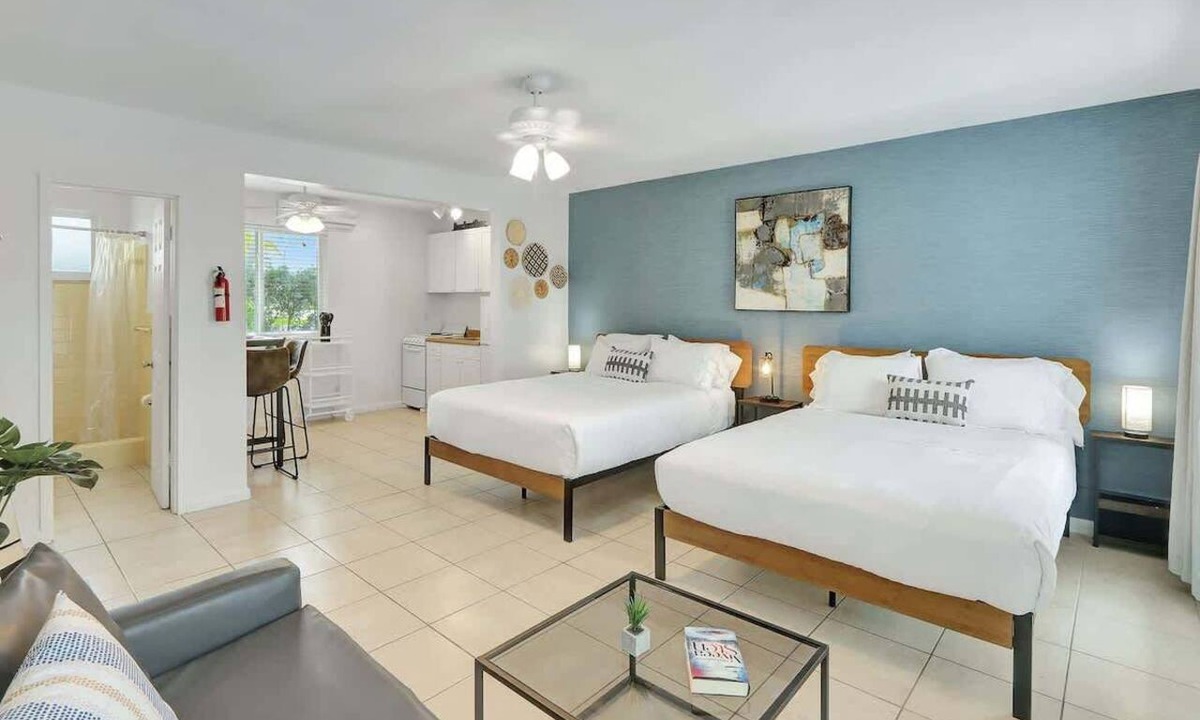 Hollywood Apartment | Coastal Retreat ONLY 1 block from the beach!