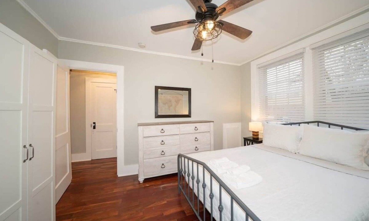 Ghent Apartment | Colley Manor - Mason Suite