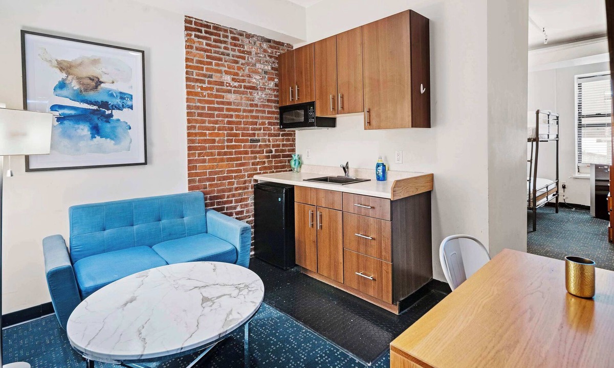 Downtown Boston Apartment | Come Visit Boston and Stay In Our Homey Studio