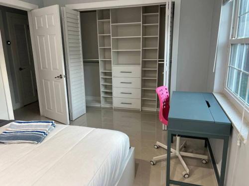 North Miami Beach House | Comfort and Privacy - Your Sanctuary in North Miami Beach