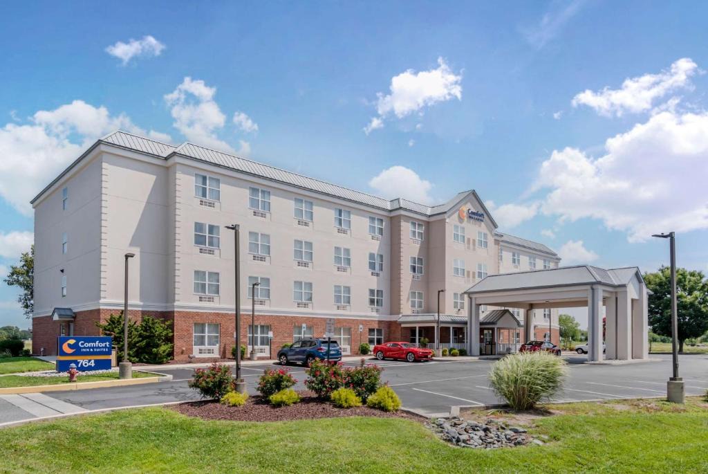 Dover Hotel | Comfort Inn & Suites Dover near Speedway