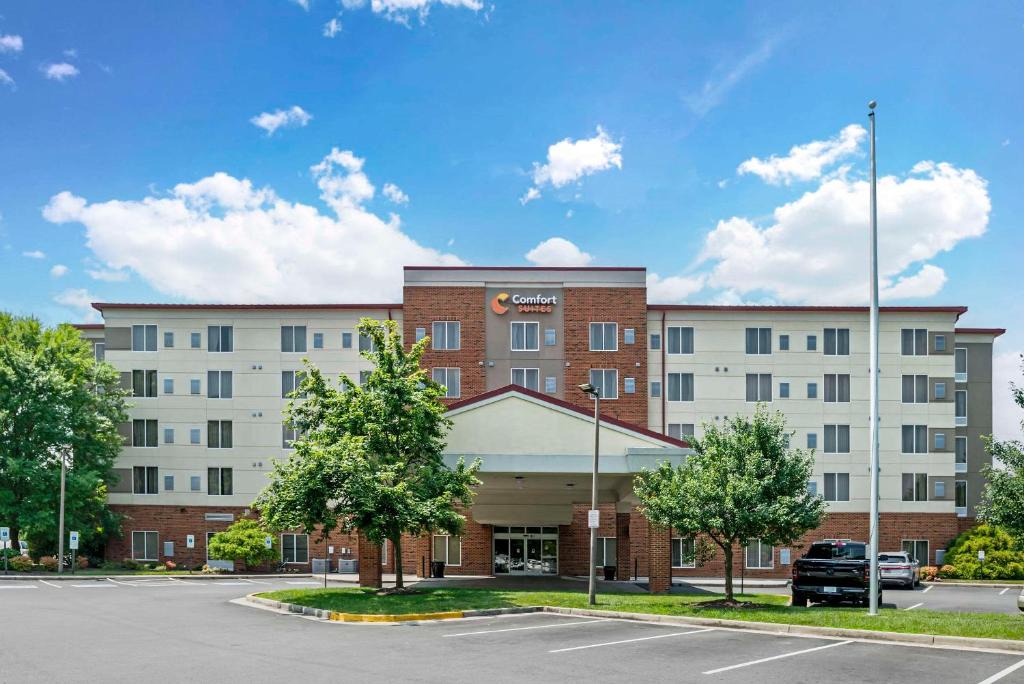 Glen Allen Hotel | Comfort Suites At Virginia Center Commons