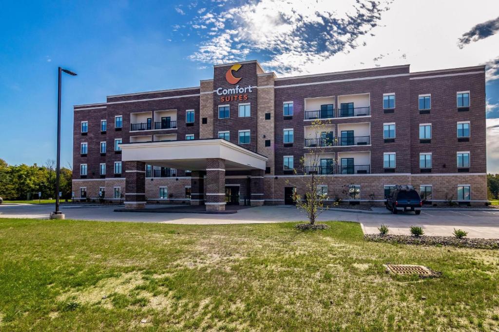 Brunswick Hotel | Comfort Suites Brunswick Town Center