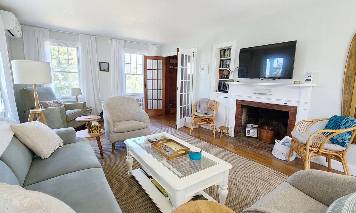 Wellfleet House | Comfortable 3BD-Walk to Uncle Tim's Bridge, Screen Porch, Ping Pong, A/C, Enclosed Outdoor Shower