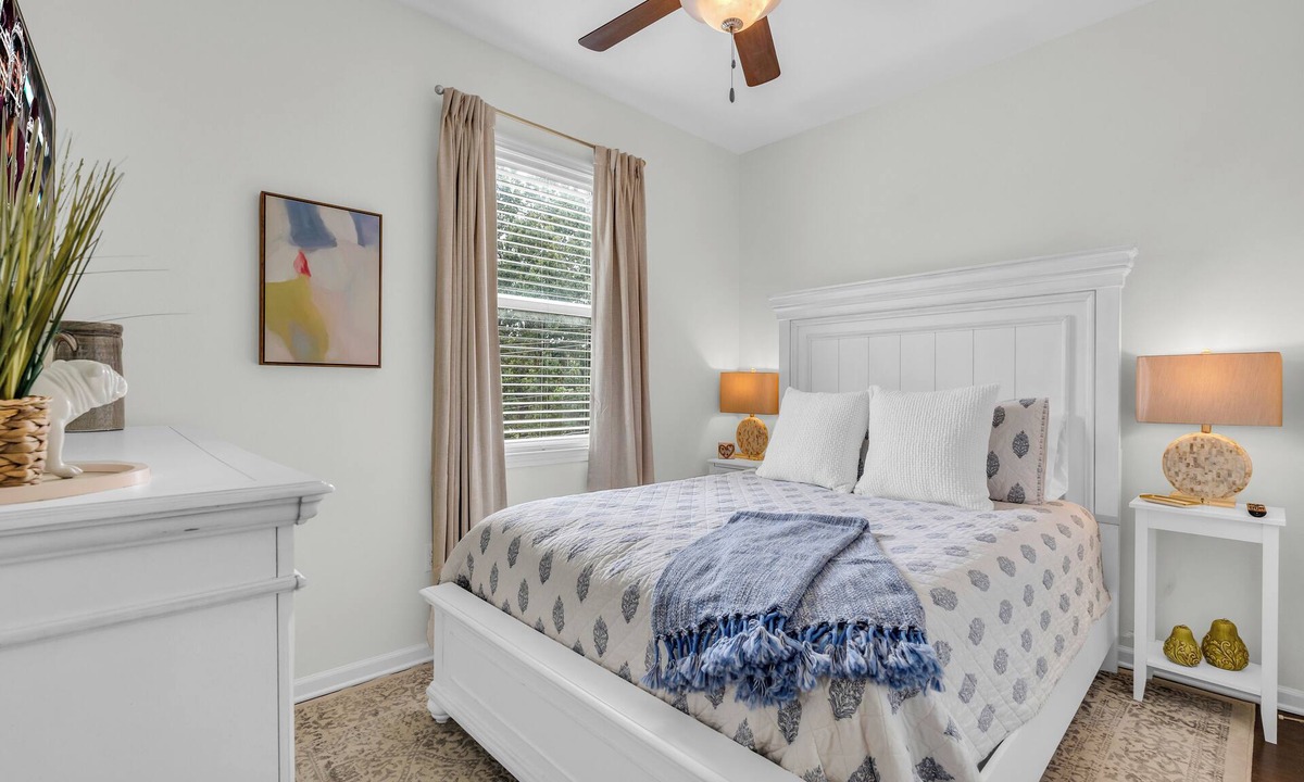 Starkville Condo | Completely Updated Condo, 15 Minute Walk to Davis Wade Stadium!