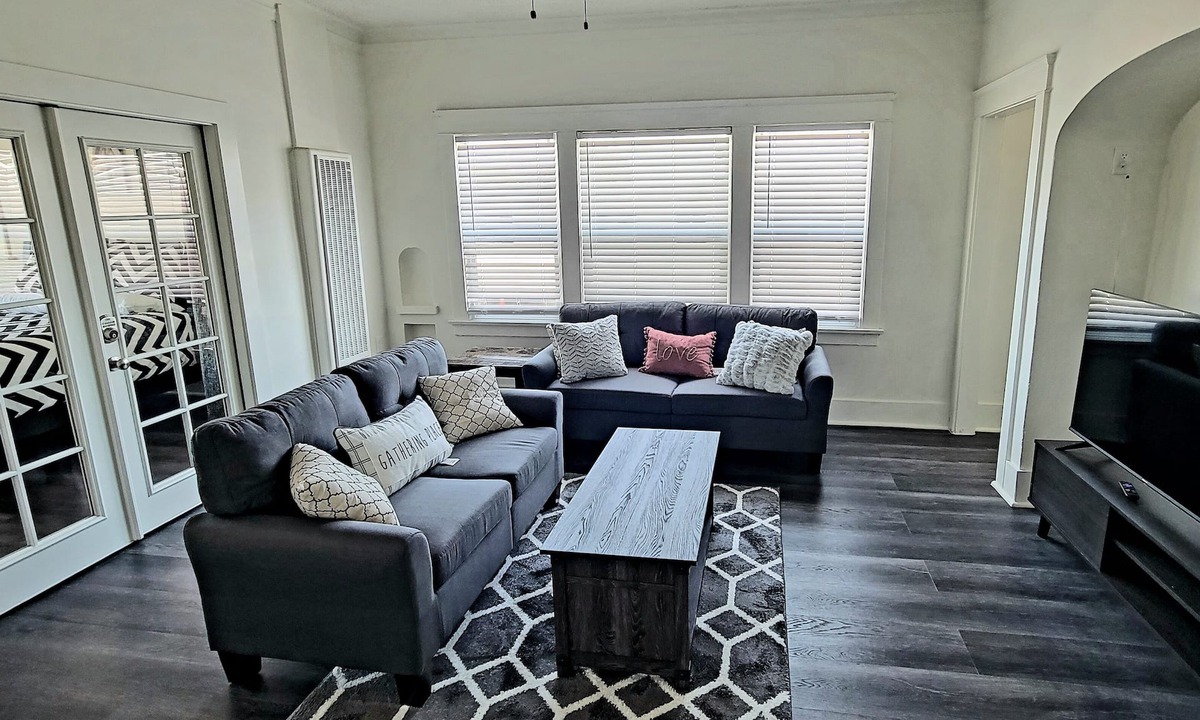 Park Mesa Heights Apartment | Condo-Style Apt. - Upstairs - Convenient to LAX