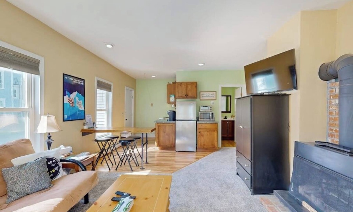 Proctorsville Condo | Convenient 3BR condo, close to Okemo, wifi, TV, village dining & walking