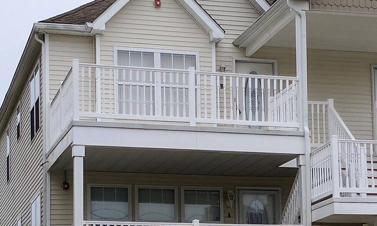 Wildwood Condo | Convention Ctr., Beach, Boardwalk only 1.5 blocks away. Weekly rentals only.