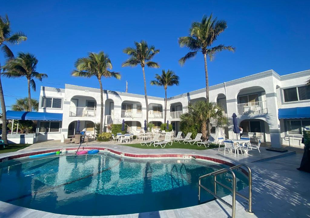 Lauderdale-by-the-Sea Hotel | Coral Key Inn