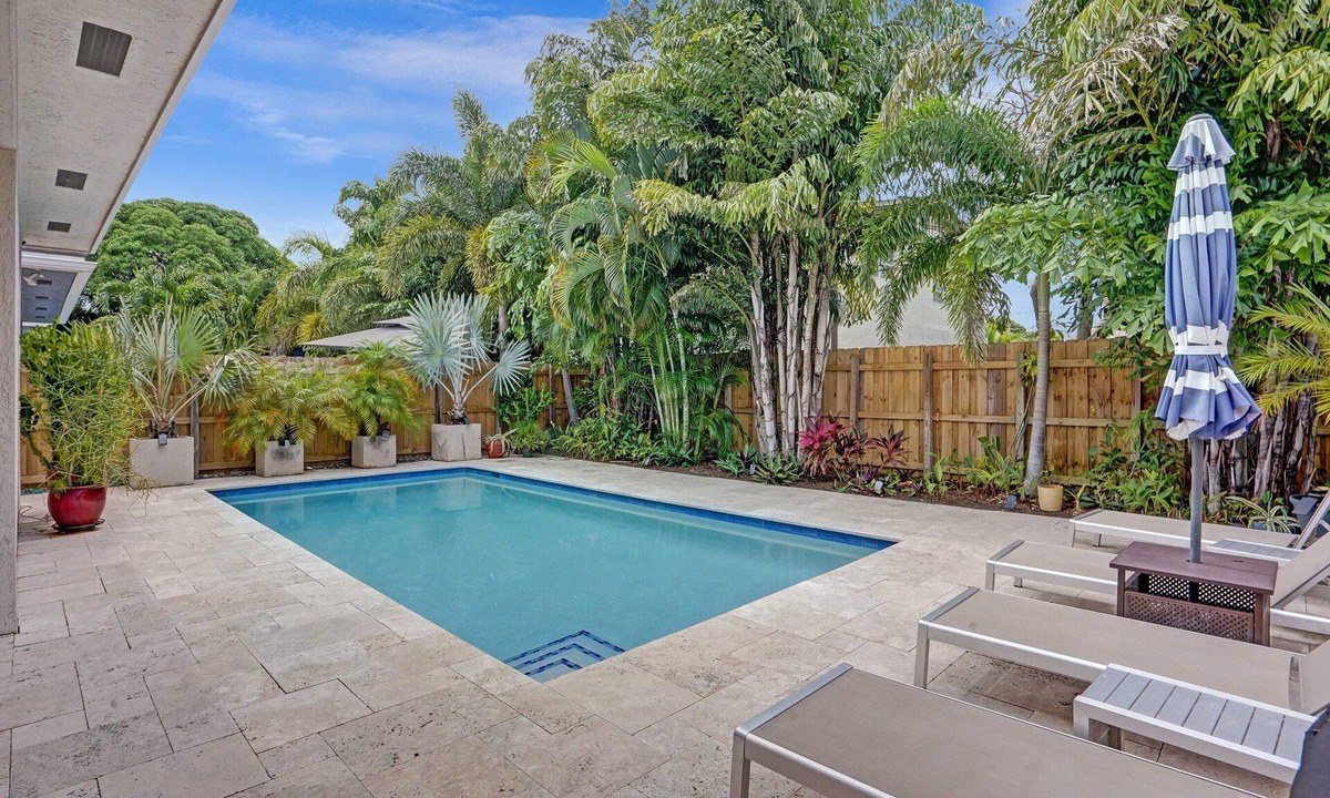 South Corals House | Coral Reef Villa 🌴 Private Heated Pool, Grill, Private Patio | 1.9 mi to Beach 🏖️