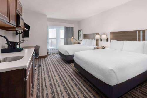 Edray Hotel | Corduroy Inn and Lodge, Trademark Collection by Wyndham
