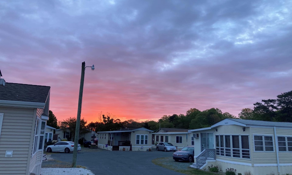 Ocean Pines Cottage | cottage, community pool, playground, boating, crabbing kayaking and fishing!