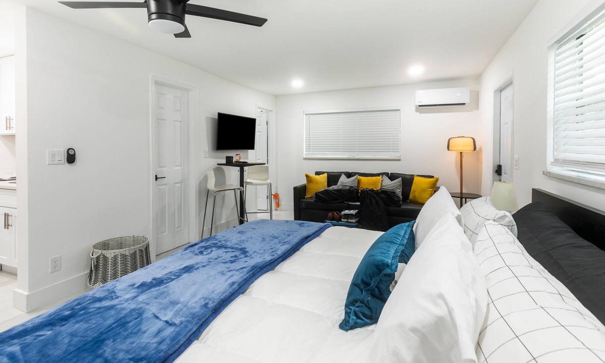 Central Fort Lauderdale Cottage | Cottage Minutes from Downtown and Wilton Manors