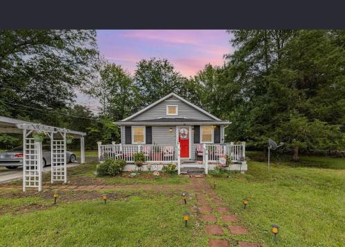 Hooes House | Country living near city