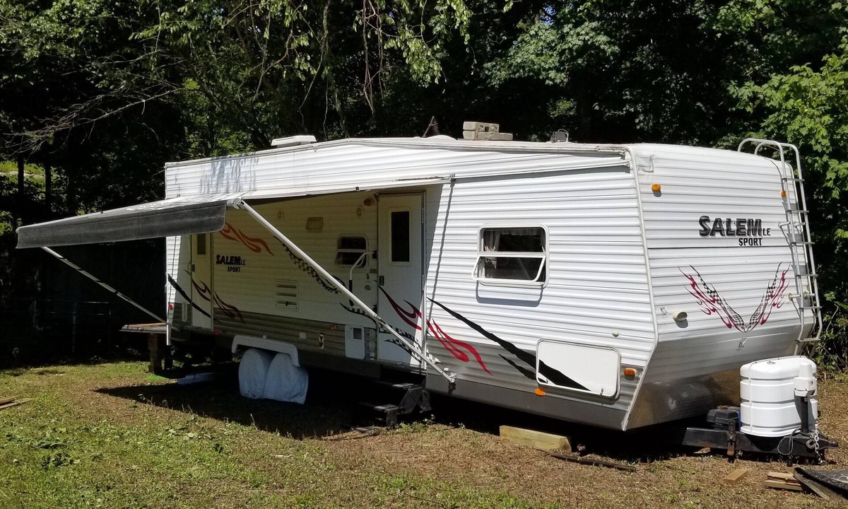 Cold Spring House | Country RV Getaway on Your Own Beautiful Grassy Field