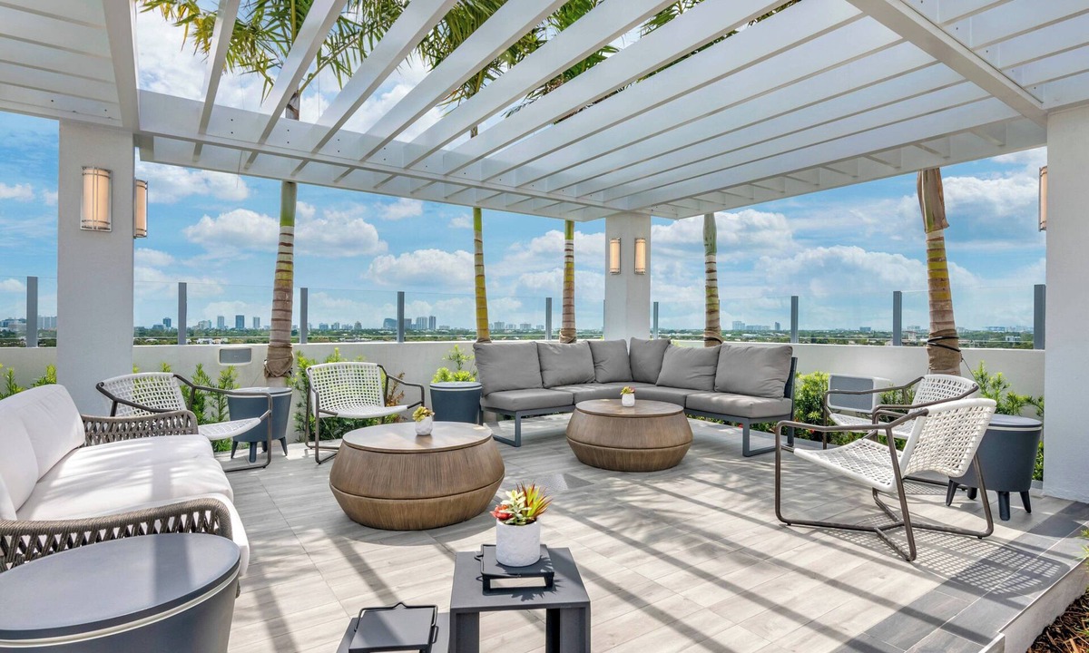 Flagler Village Hotel | Courtyard by Marriott Fort Lauderdale Downtown