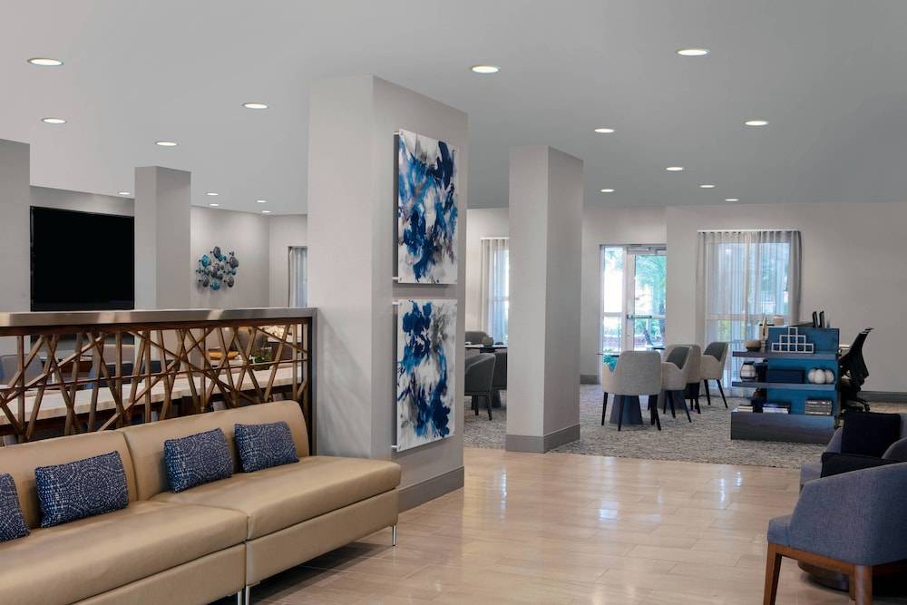 Aventura Hotel | Courtyard by Marriott Aventura Mall