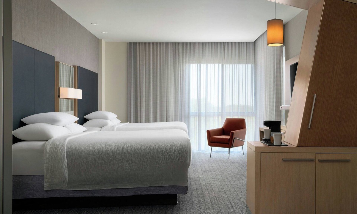 Pine Forest Hotel | Courtyard By Marriott Fayetteville Fort Bragg Spring Lake