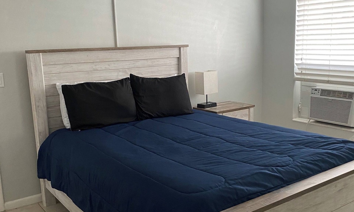Ocean Ridge Apartment | Cozy 1-bedroom apartment in charming Boynton Beach with AC