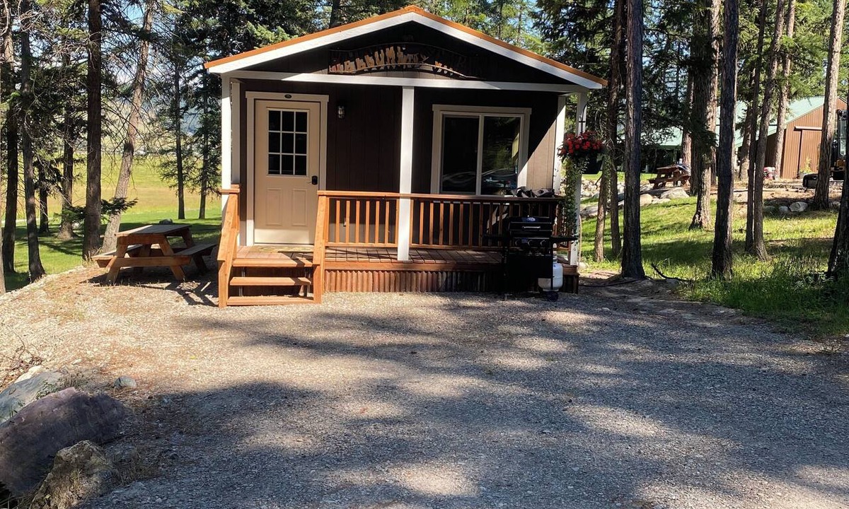 Kalispell Cabin | Cozy 1-bedroom cabin located 6 miles from Kalispell Montana.