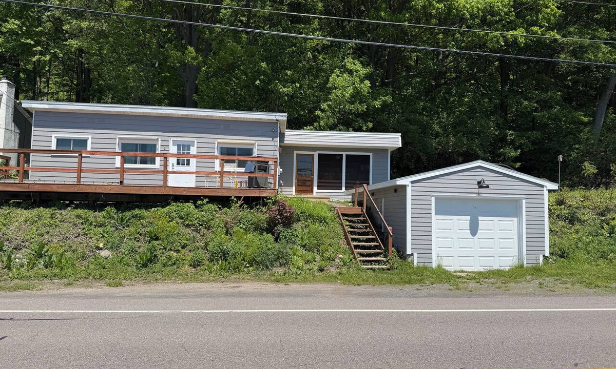 Marietta Cottage | Cozy 1-bedroom cottage on peaceful Otisco Lake, in the beautiful Finger Lake.