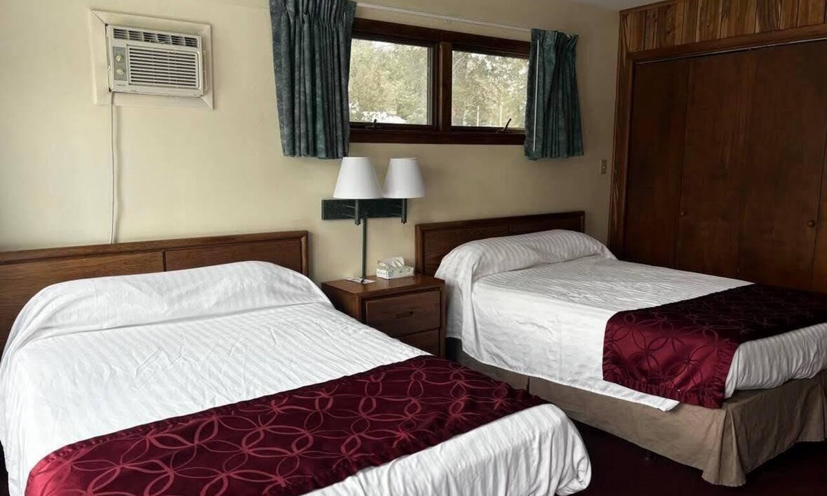 Hamilton Hotel | Cozy 1-bedroom hotel room in superb Hamilton - #311 Gilbreth