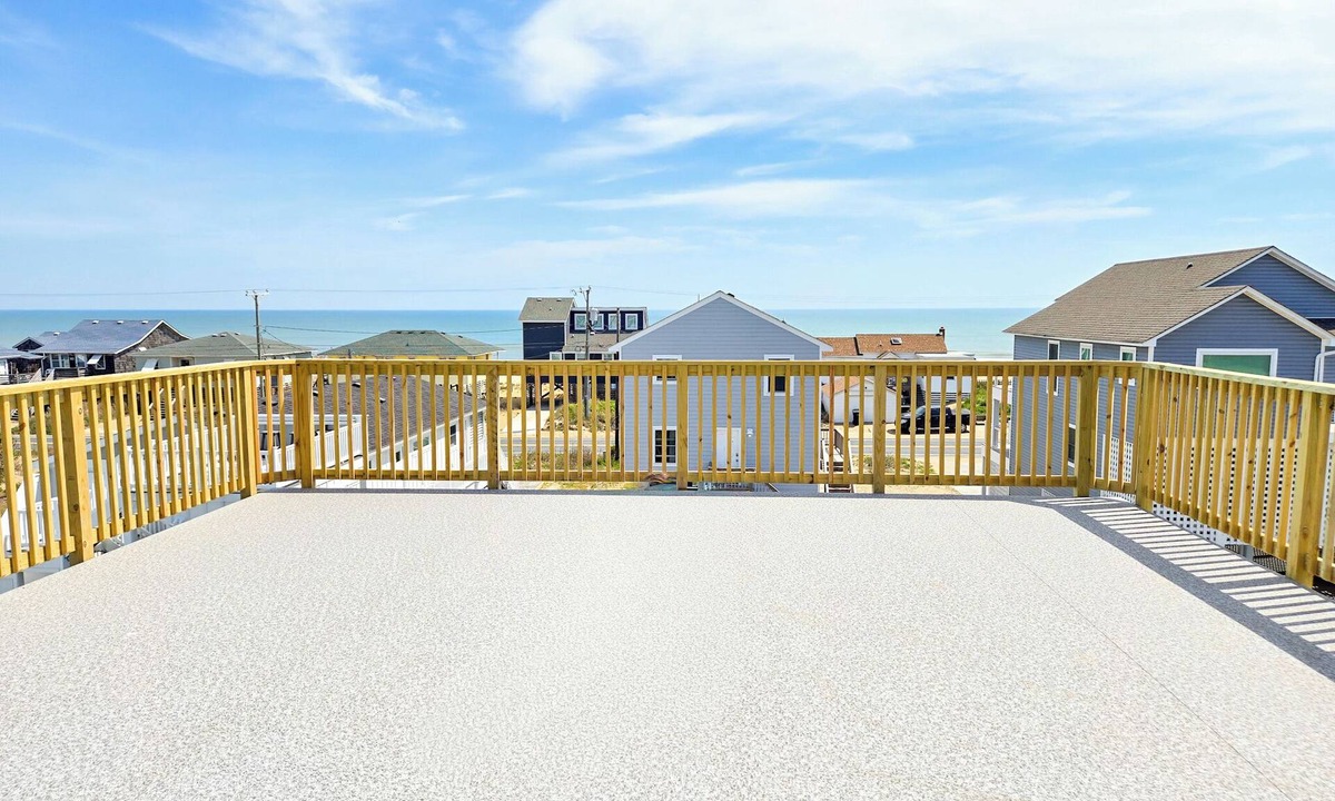 Sea Scape House | Cozy 1 bedroom house in serene Kitty Hawk with Rooftop views of Ocean and sunset