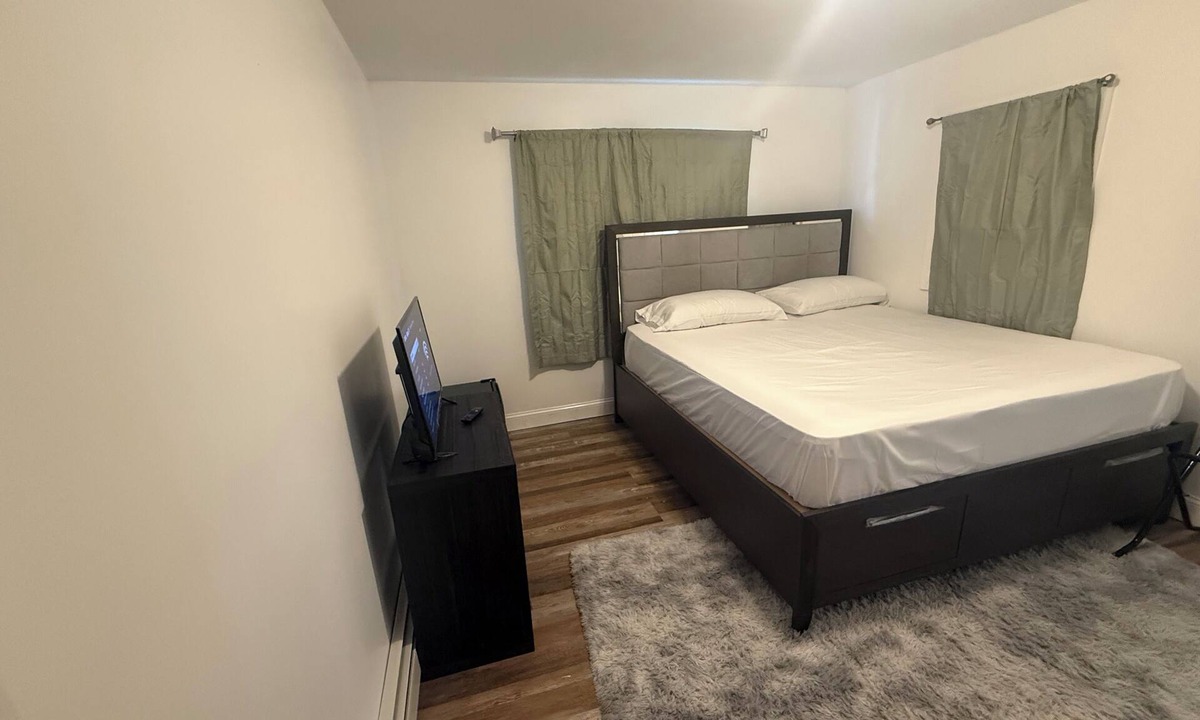 Lower Vailsburg House | Cozy 1-Bedroom Retreat, Long-Stay Friendly