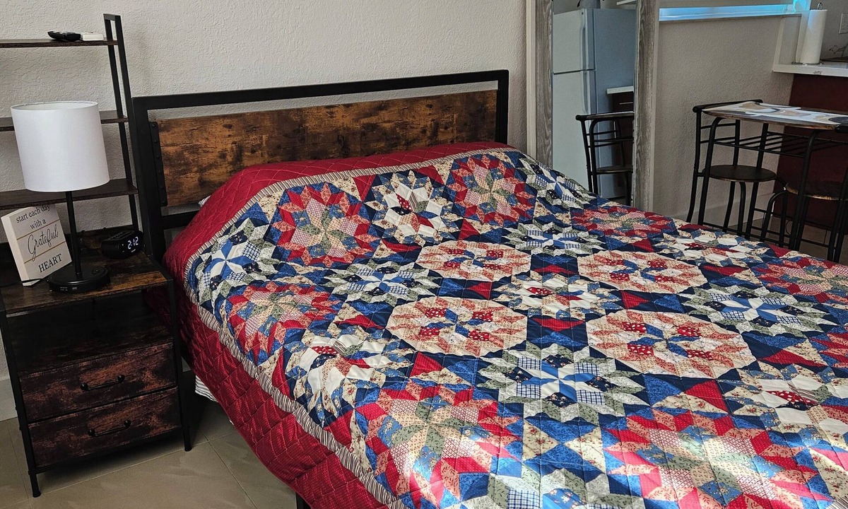 Miramar Apartment | Cozy 1-bedroom studio in delightful Miramar with AC