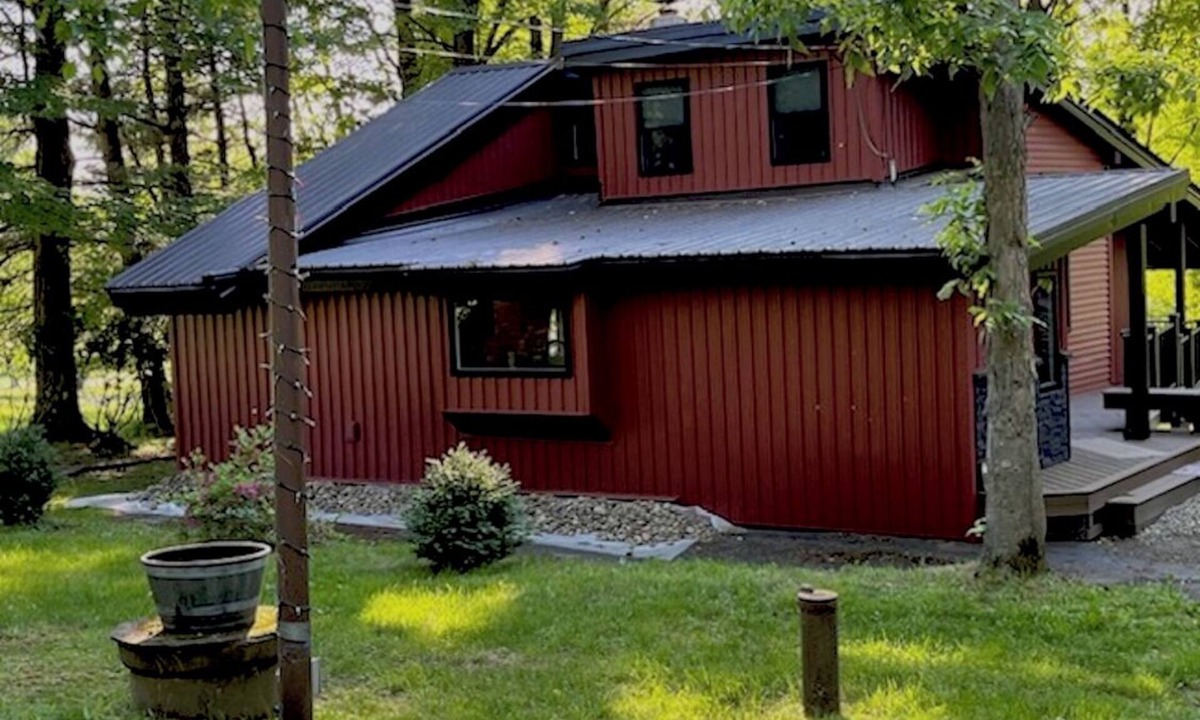 Broadalbin House | Cozy 2-bdrm house on Great Sacandaga Lake. Close to historic Saratoga Racetrack.