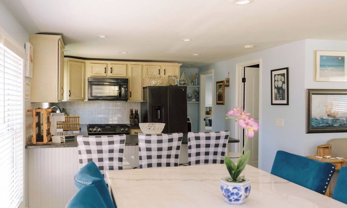 Bowers Beach Cottage | Cozy 2-bedroom, Dog friendly cottage in Bowers Beach - Steps From the Sand!