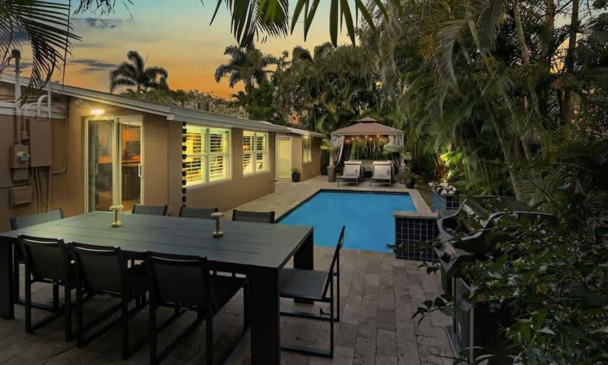 Wilton Manors House | Cozy 2BR Home-Wilton Manors-Heated Pool-KING Bed