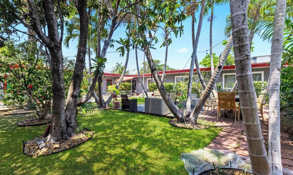 Downtown Hollywood Apartment | Cozy 2BR in Hollywood FL Pet Friendly