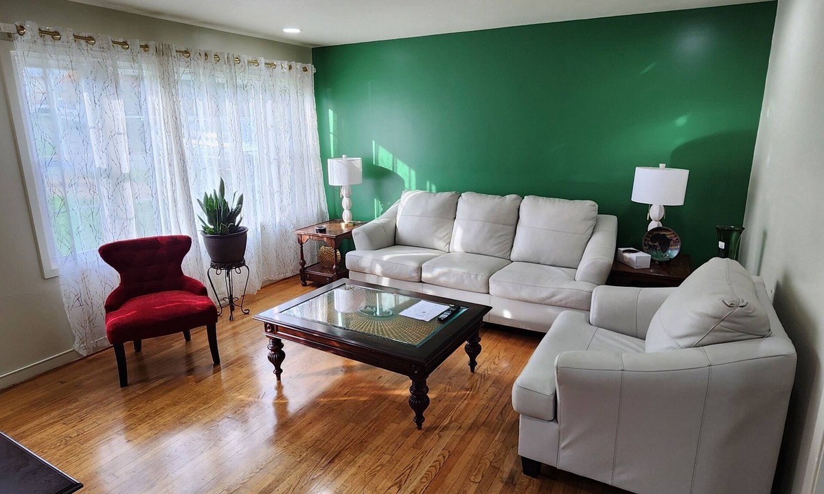 Belmont House | Cozy 2BR Retreat Steps to Restaurants & Fun