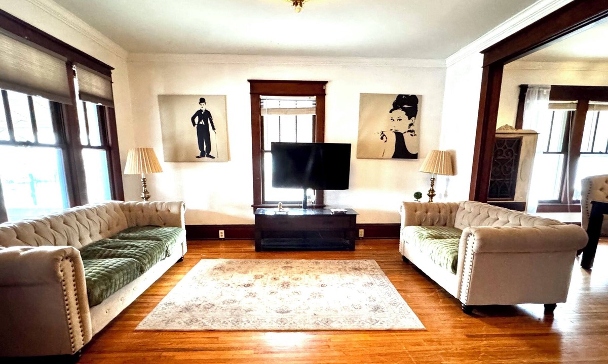 Covington House | Cozy 3-bedroom duplex house in Covington near downtown.