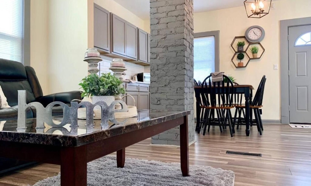 Niagara Falls House | Cozy 3BR 1BA Short drive to Niagara Falls