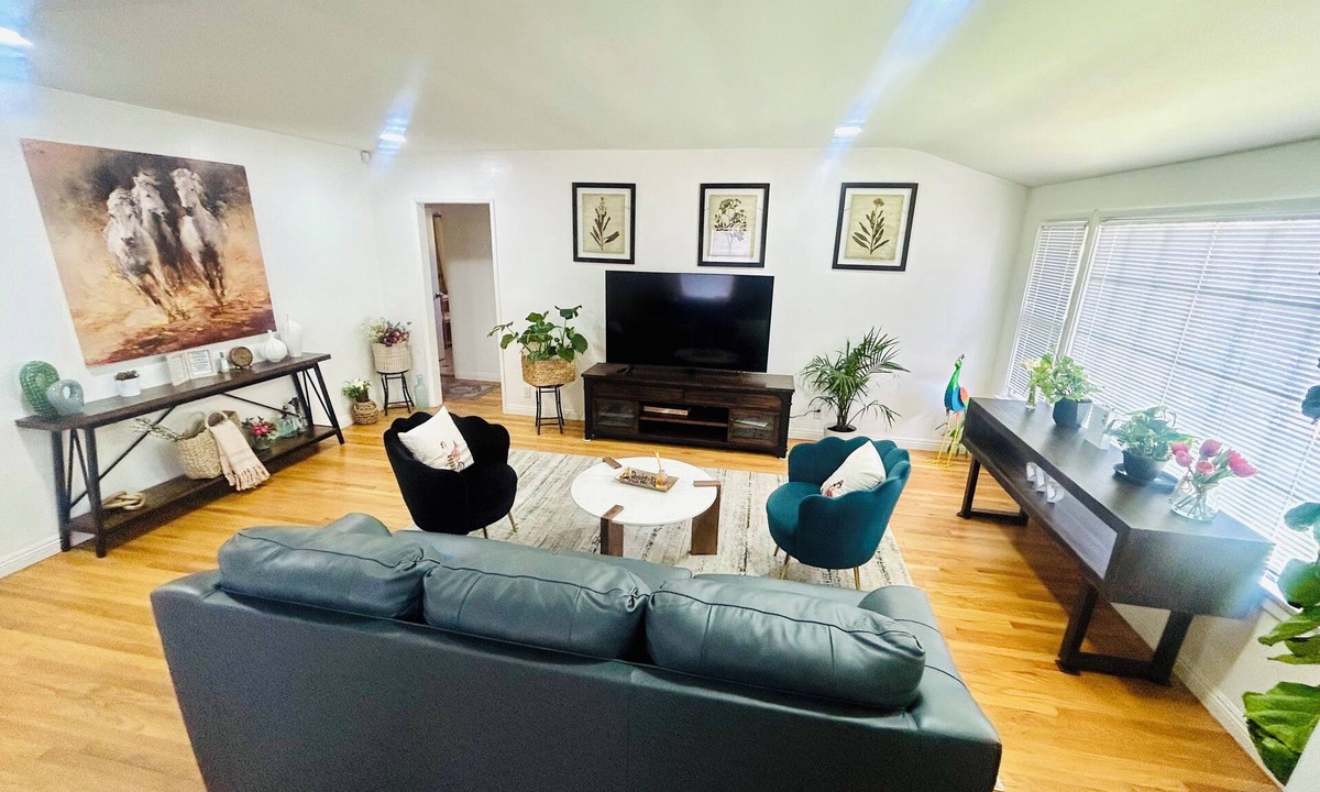 Montebello House | Cozy 3BR Home Near Disneyland & DTLA with Parking