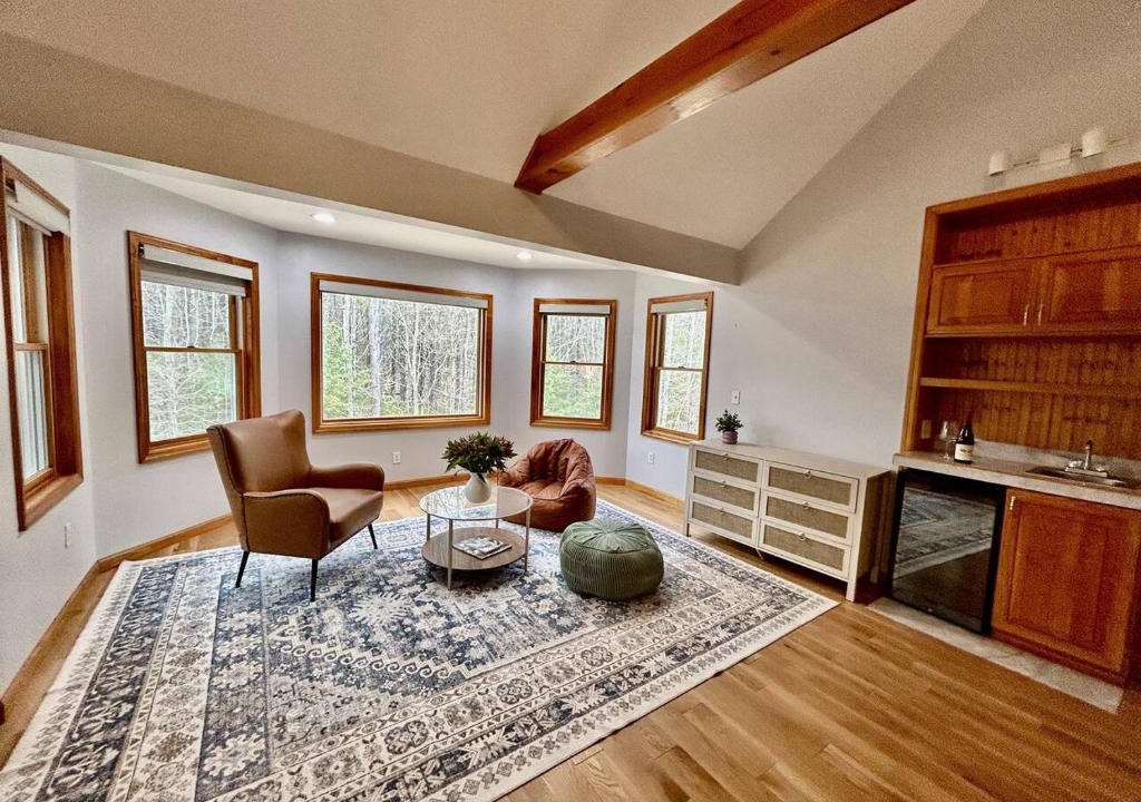 Palenville House | Cozy and private farmhouse to relax and unwind