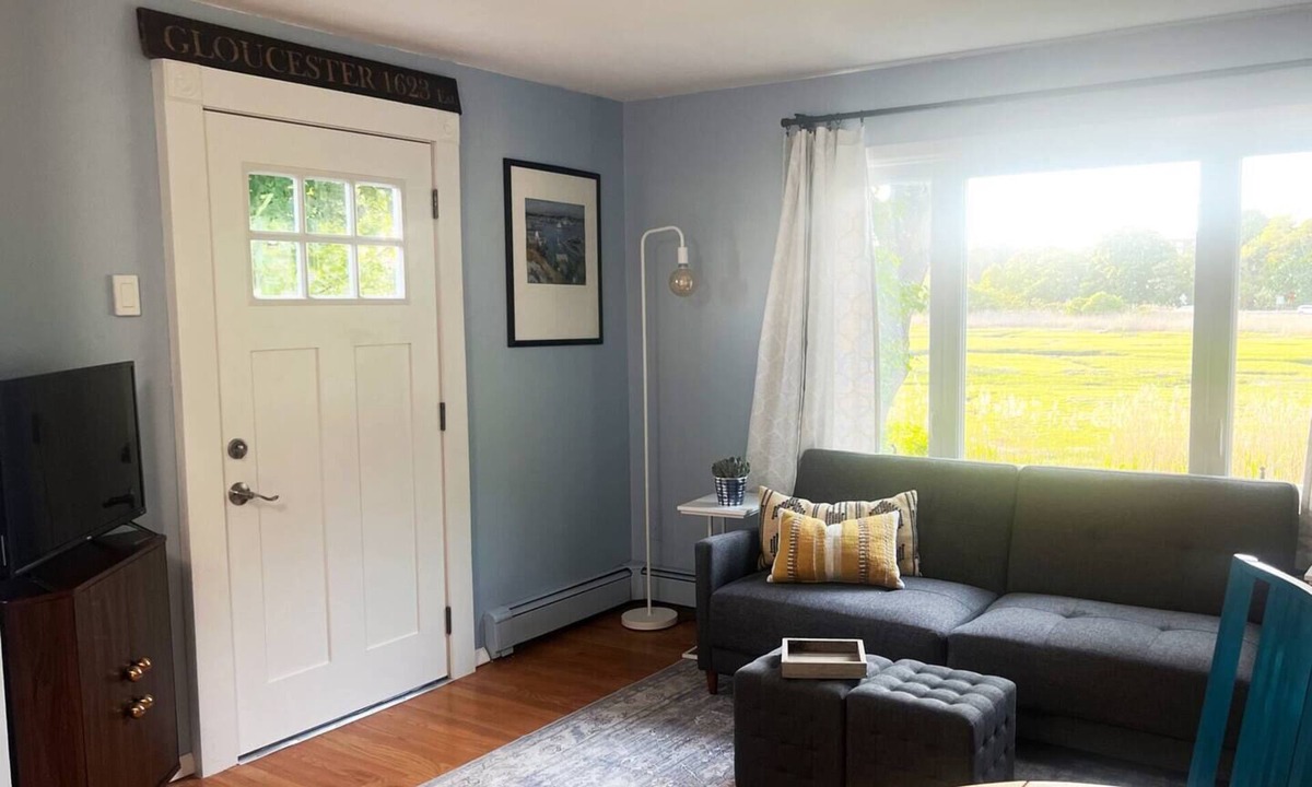 Gloucester Apartment | Cozy Apartment at Green Landing - AC - No Cleaning Fee - Hassle Free Check Out