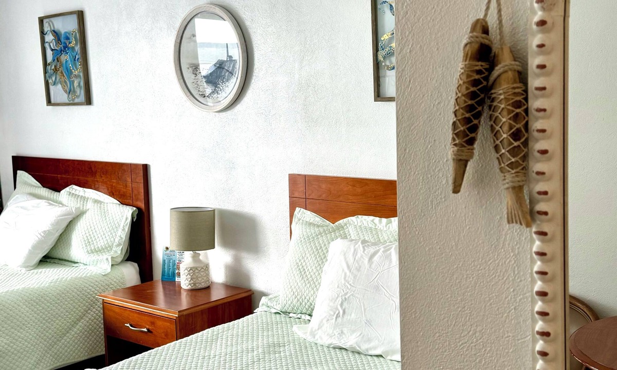 Wildwood Condo | Cozy Beachside Condo Steps to the Boardwalk & Beach — Prime Ocean Location