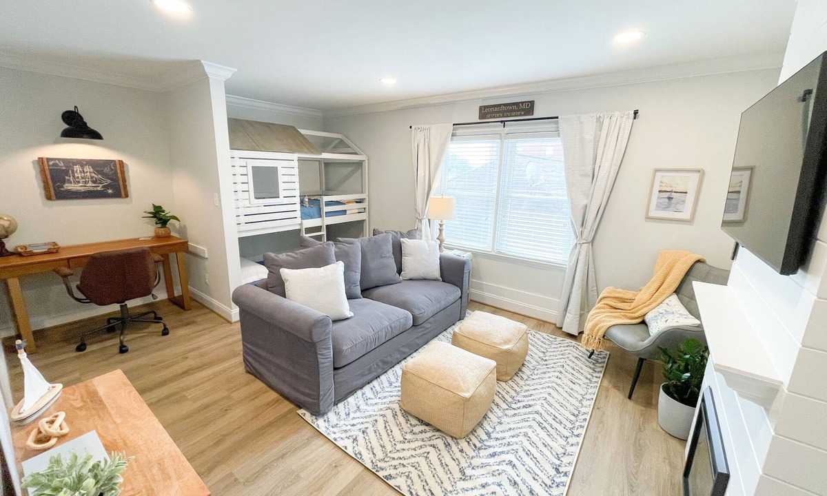 Leonardtown Apartment | Cozy clean apartment in the heart of Leonardtown!