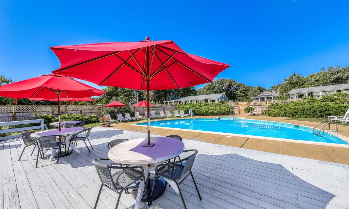 Oak Bluffs Apartment | Cozy, dog-friendly condo by the sea with pool, tennis & picnic area