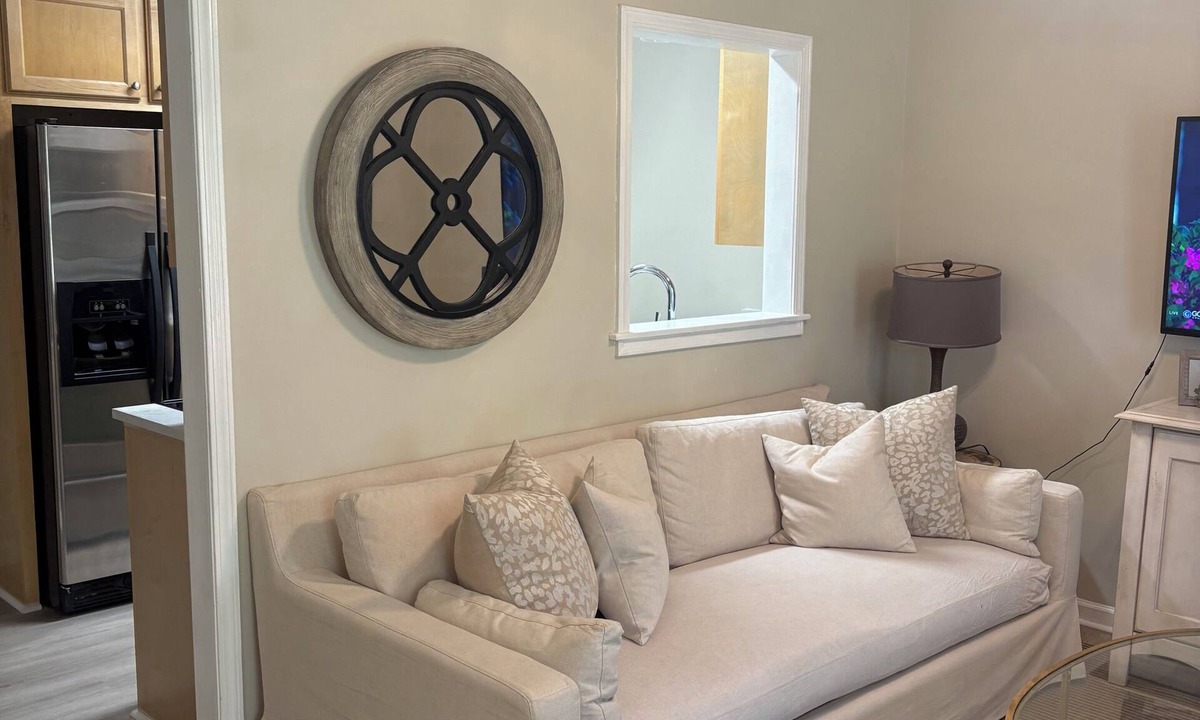Starkville Condo | Cozy, functional condo located in the heart of the Cotton district.