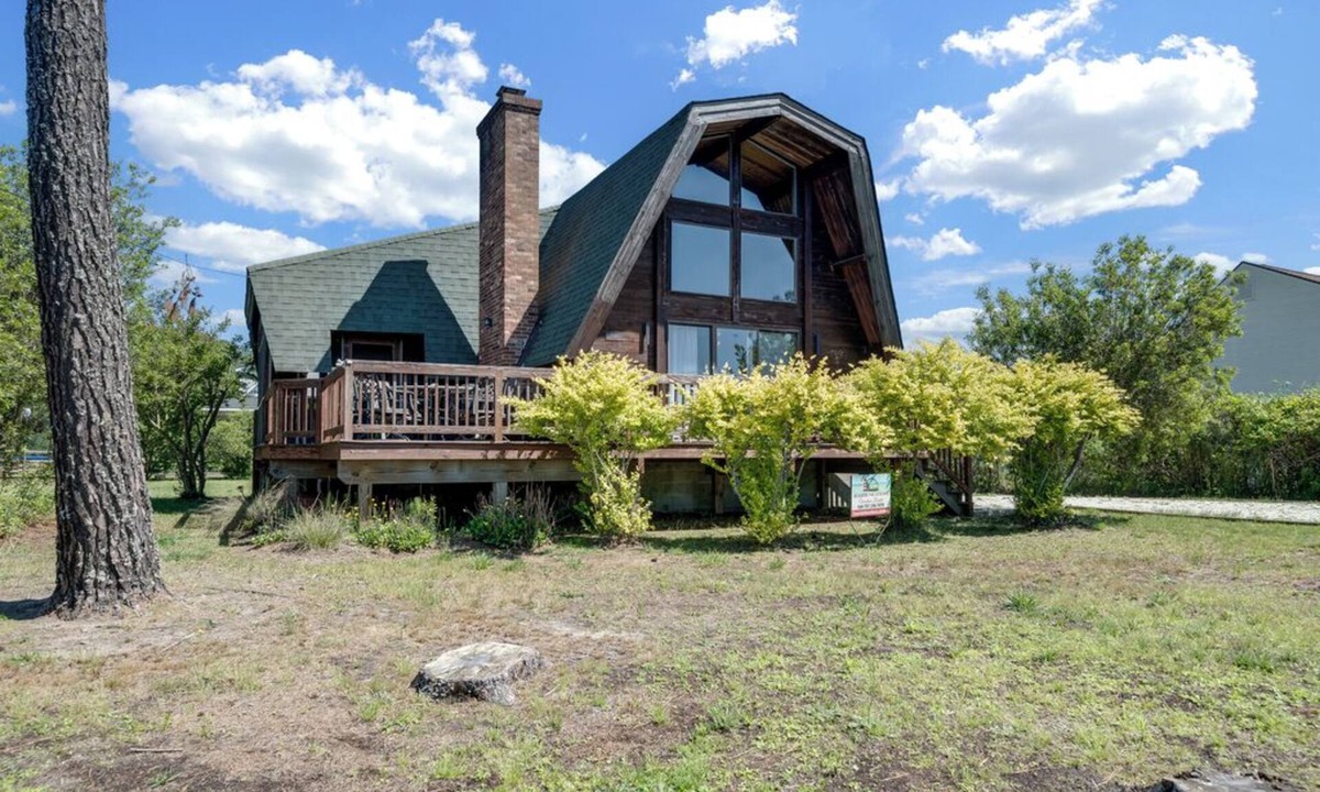 Piney Island House | Cozy home biking distasnce from the beach by Seaside Vacations & Sales