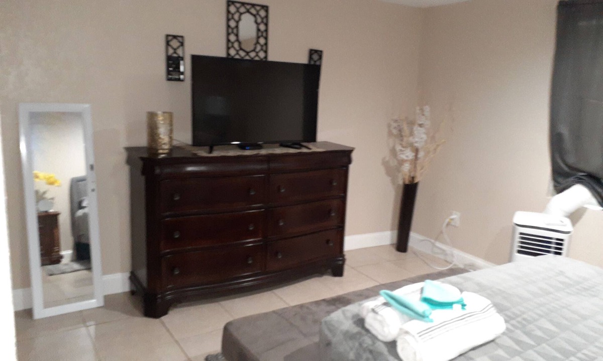 Carol City House | Cozy In Miami Gardens