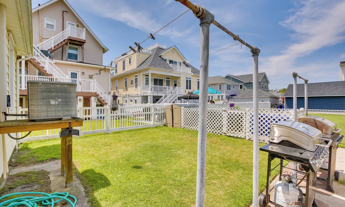 North Wildwood Cottage | Cozy Jersey Shore Cottage w/Beach Chairs!