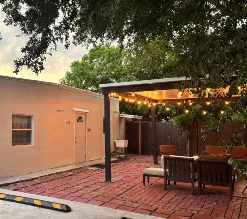 West Little Havana House | Cozy Private House near Miami Airport - Free parking - 01