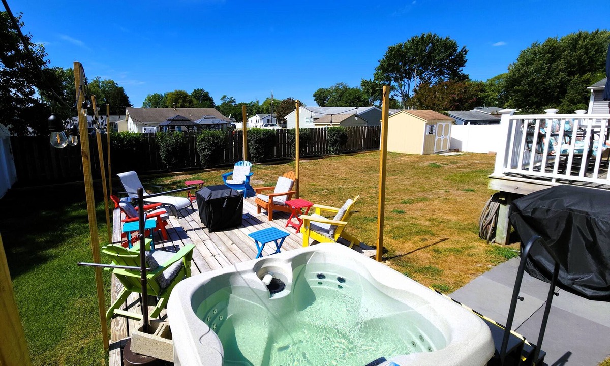 North Cape May House | Cozy Shore Cottage w/Hot Tub Pet Friendly