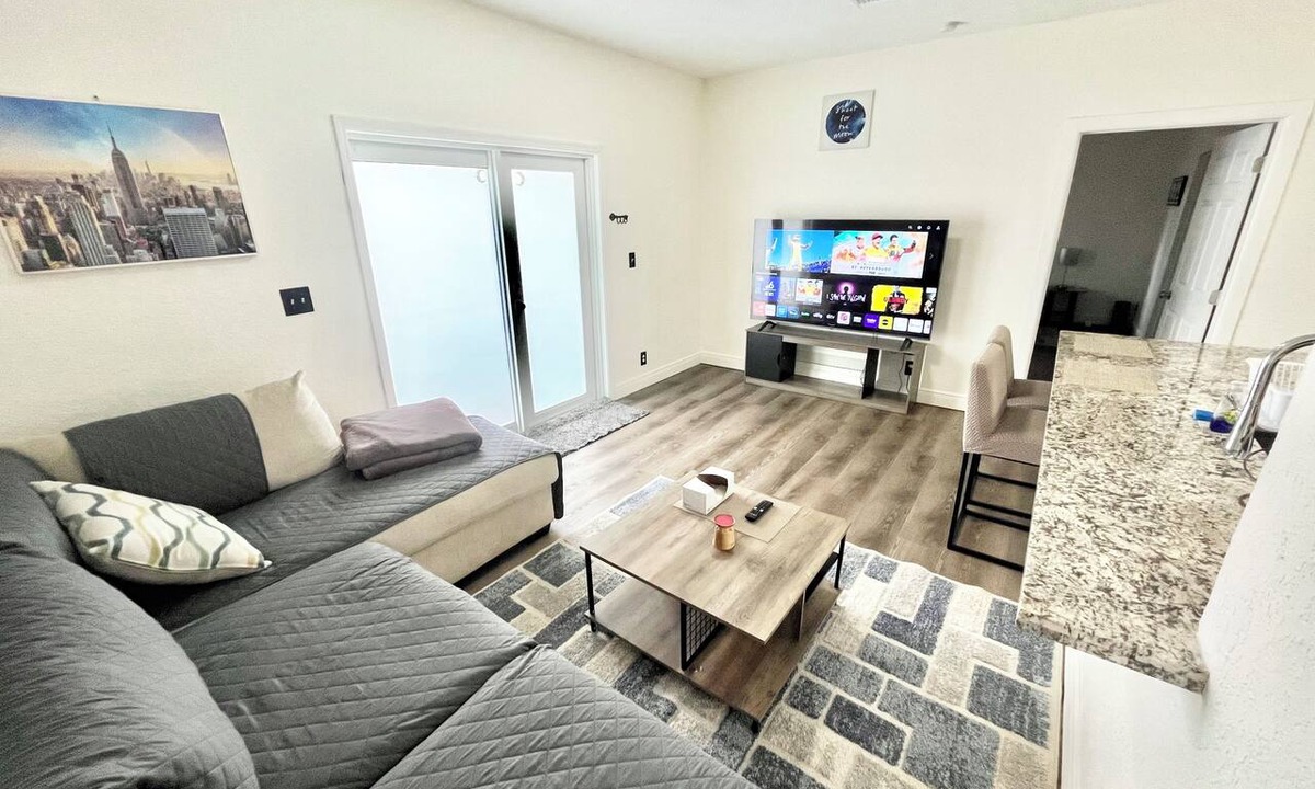 Downtown Fort Lauderdale Apartment | Cozy & Stylish 1-bedroom apartment in fantastic Fort Lauderdale with AC