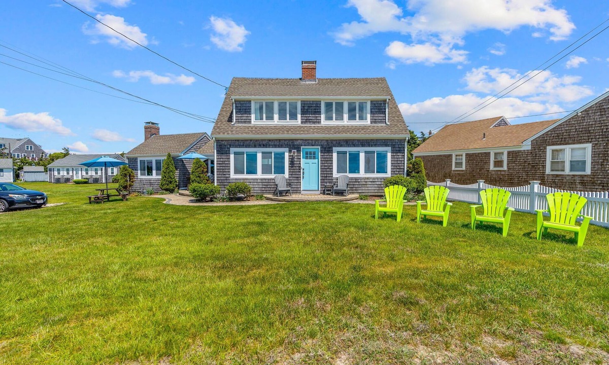 Centerville House | Craigville Beach Compound | 4 Private Suites · Ocean View